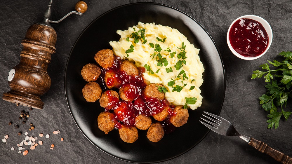 Hackbällchen mit Preiselbeersoße • Koch-Mit