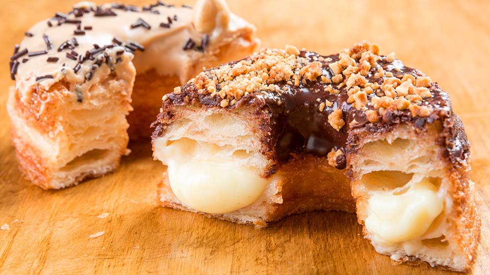 Cronut Rezept - luftiges Croissant trifft süßen Donut • Koch-Mit