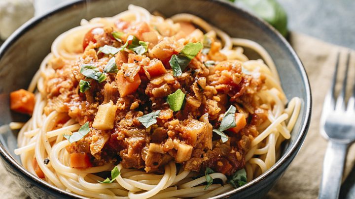 Vegetarische Bolognese mit Blumenkohl • Koch-Mit