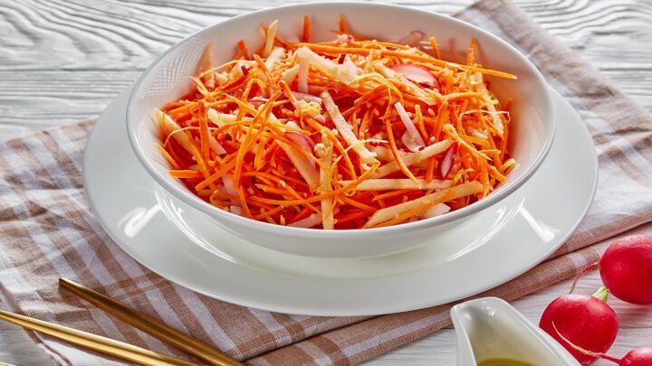 Karottensalat mit Apfel: Rezept mit Omas Dressing • Koch-Mit