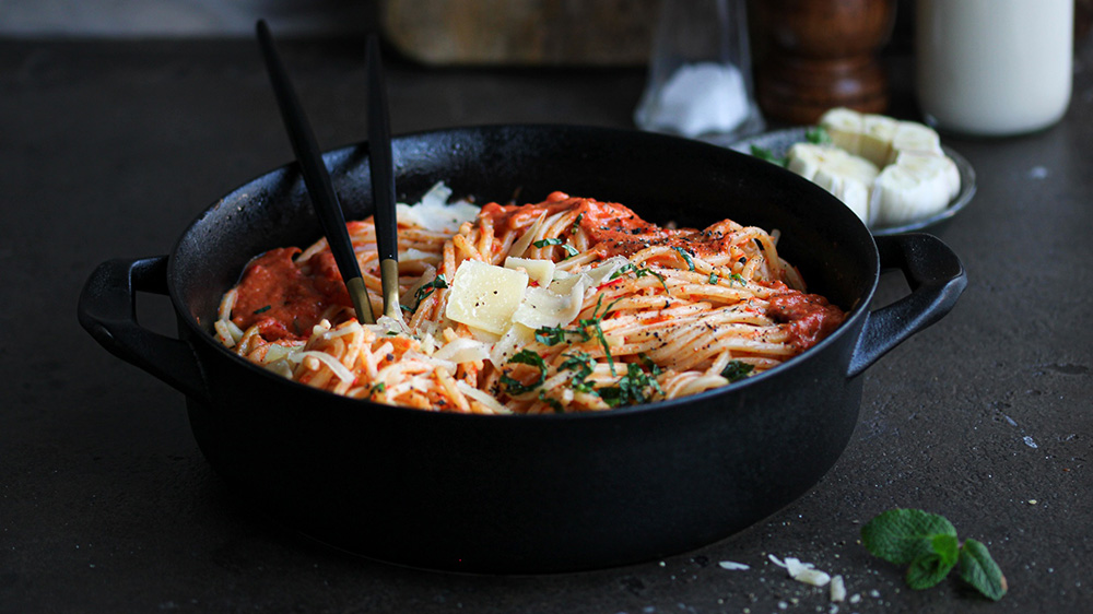 Pasta mit gerösteter Tomaten-Paprika-Soße | Rezept • Koch-Mit